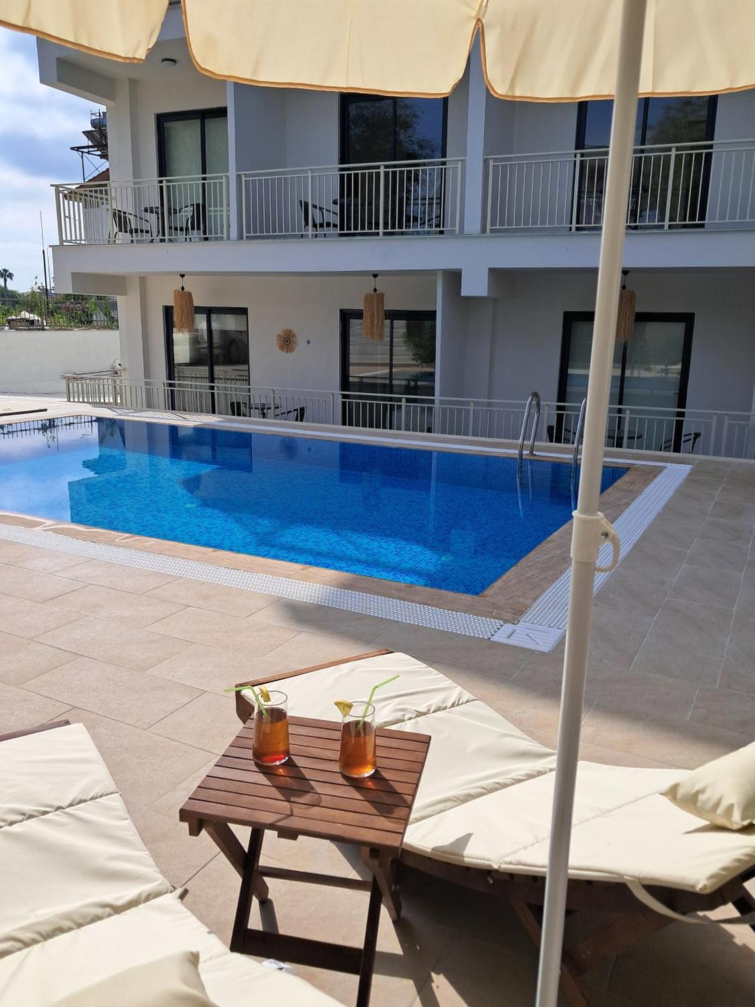 Oregano Suites Side Exterior foto