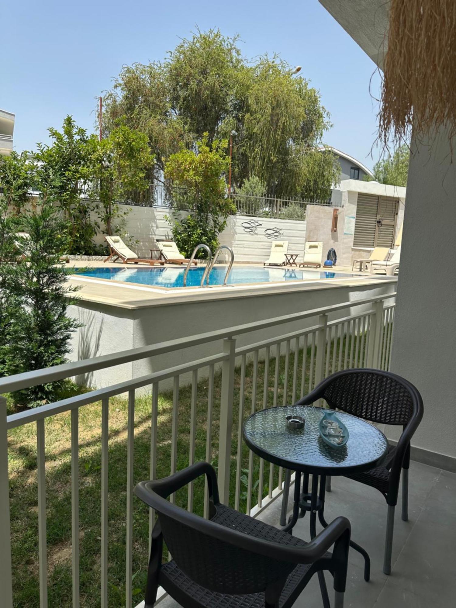 Oregano Suites Side Exterior foto